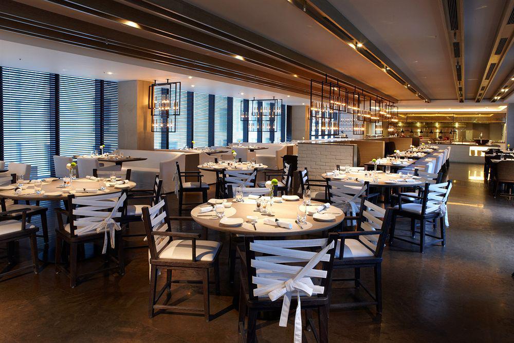 Hotel Humble House Taipei, Curio Collection By Hilton Exterior foto Interior of the restaurant