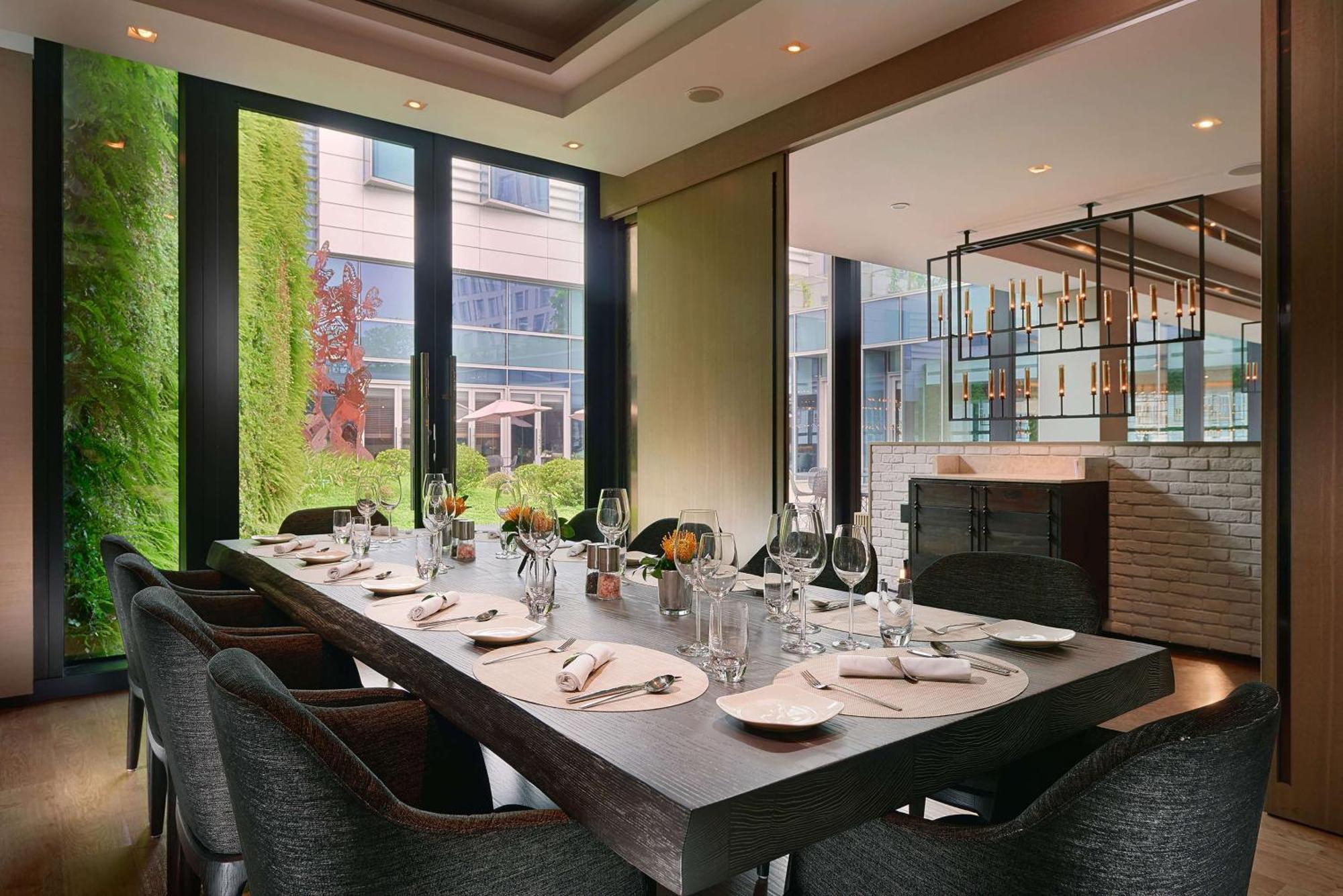 Hotel Humble House Taipei, Curio Collection By Hilton Exterior foto The Table