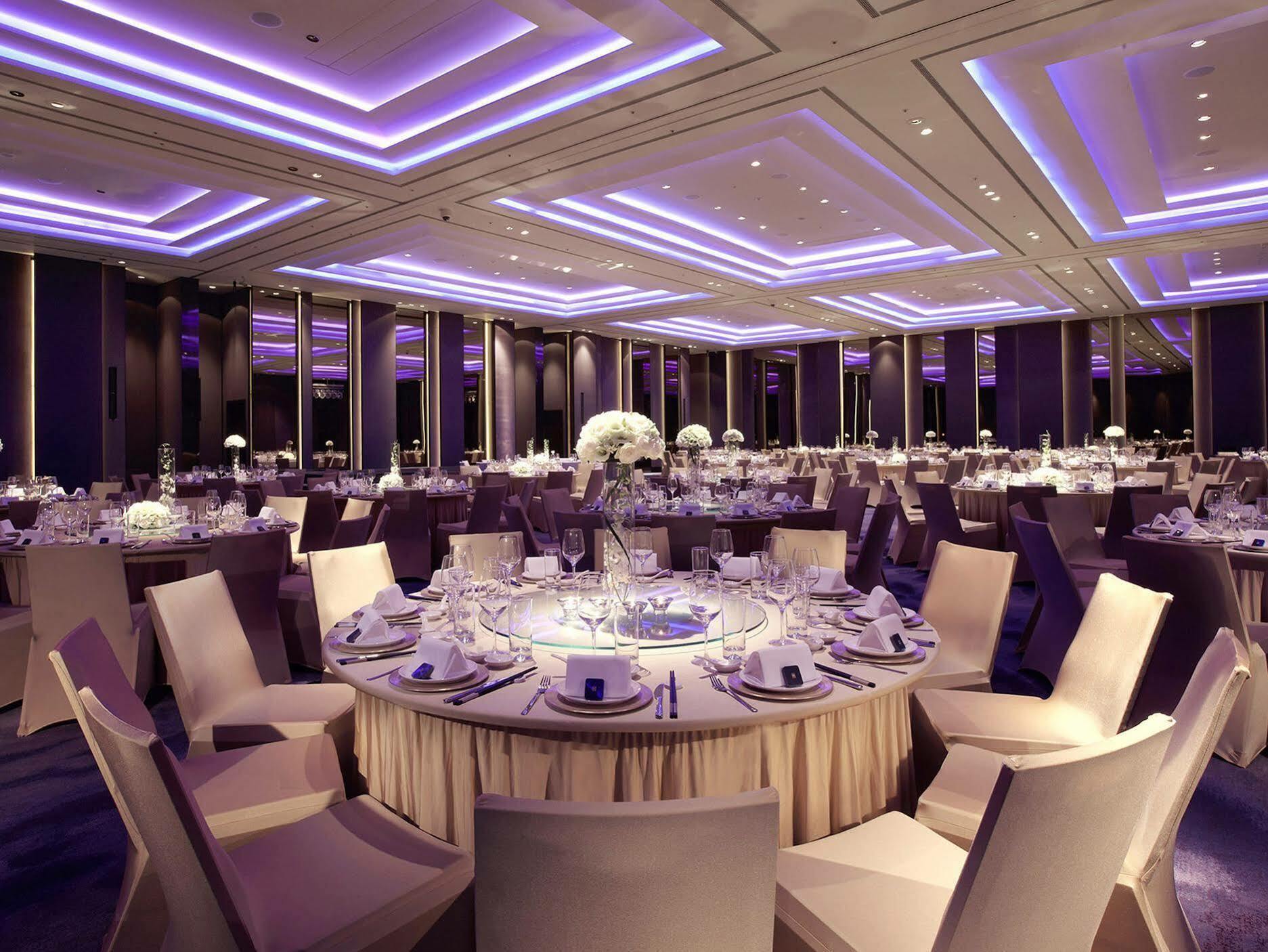 Hotel Humble House Taipei, Curio Collection By Hilton Exterior foto The ballroom